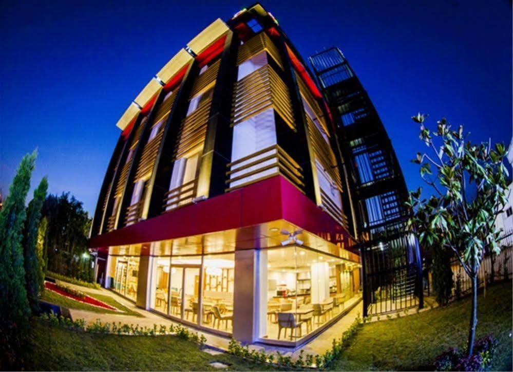 Business Palas Otel Kocaeli Exterior foto